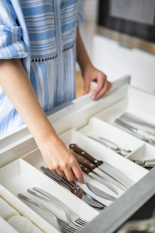 Professional organiser, organising a kitchen